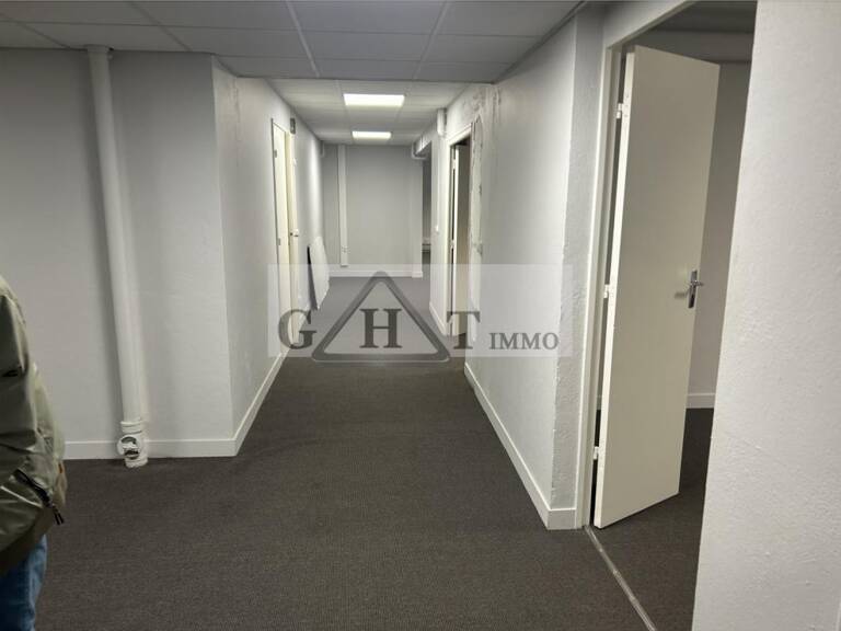 Entrepot bureaux A LA Location A RUEIL-MALMAISON — photo 1