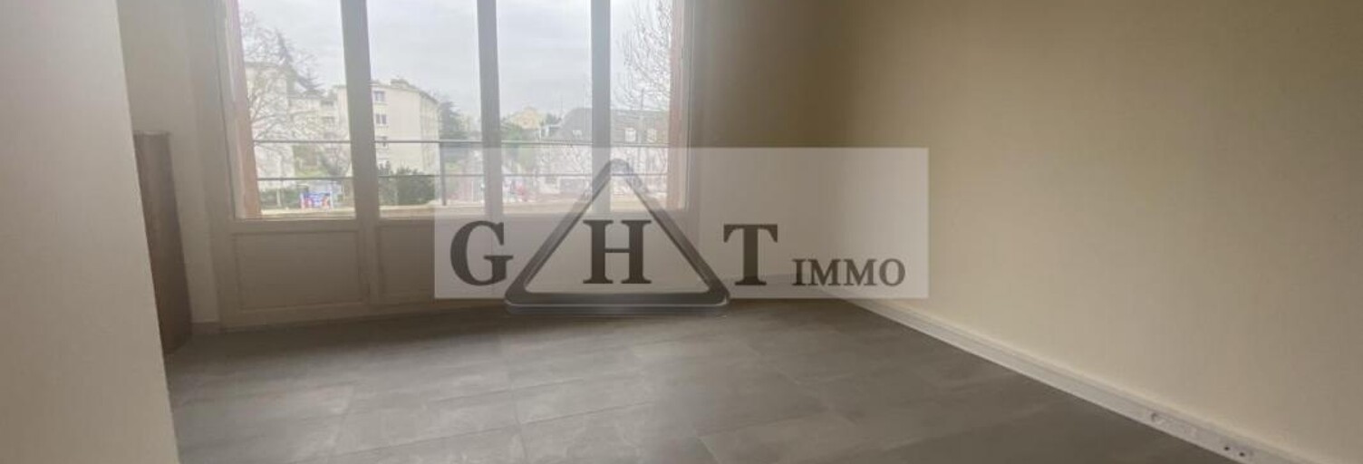 Bureau  90 m² à louer à Créteil (94000)