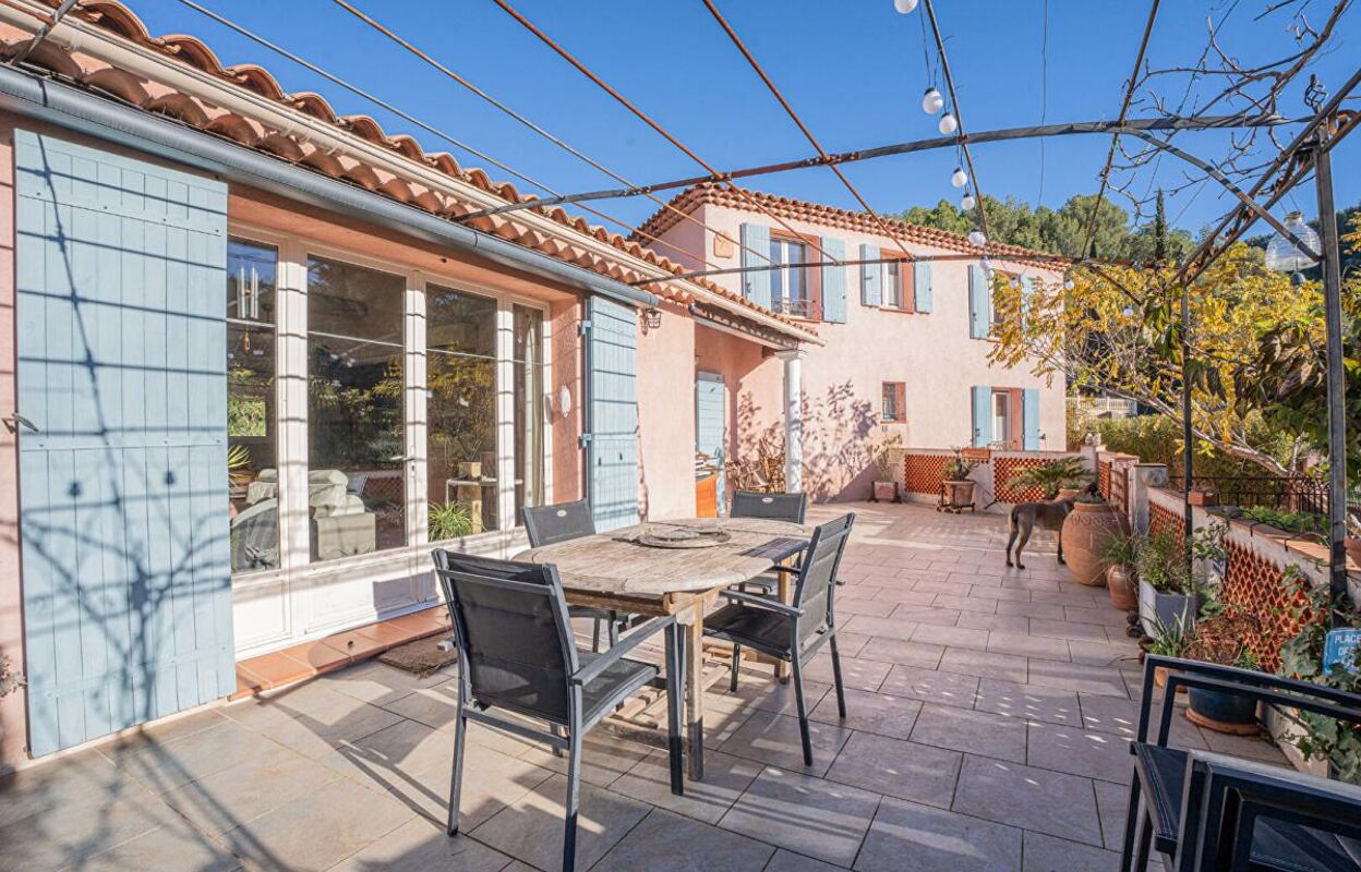 maison 7 pièces 180 m2 à vendre à Cuges-les-Pins (13780)