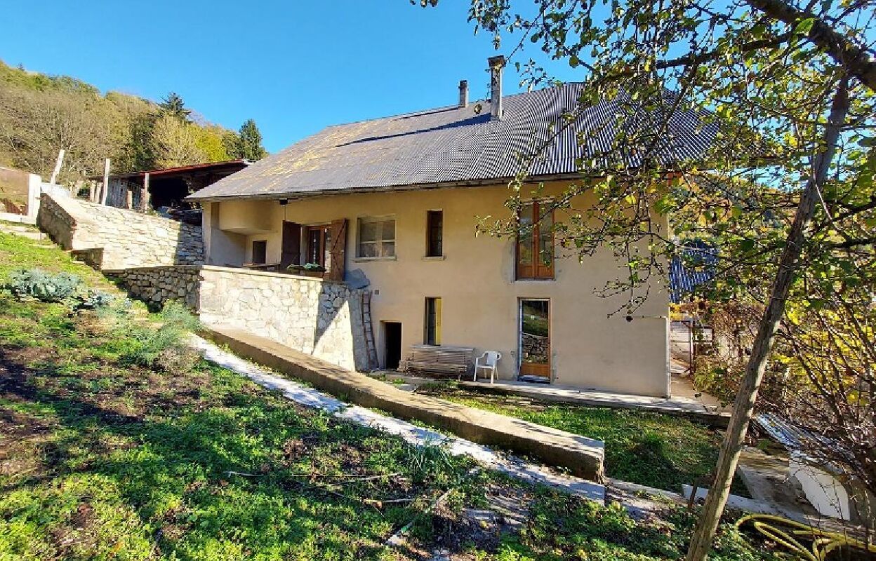 maison 5 pièces 220 m2 à vendre à Vaujany (38114)