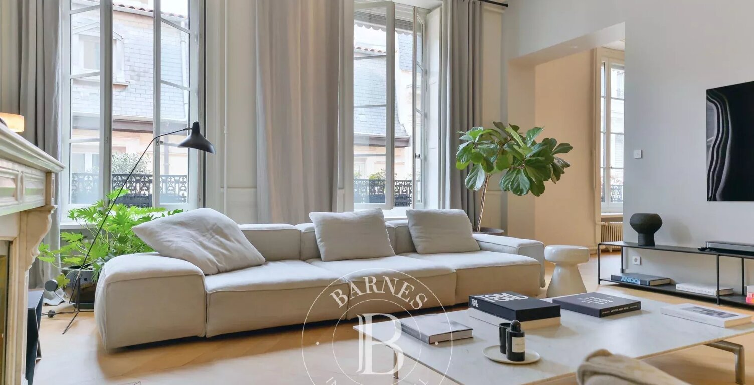 Lyon 2 - Appartement rénové de 223,07 m² - 4 chambres — photo 1