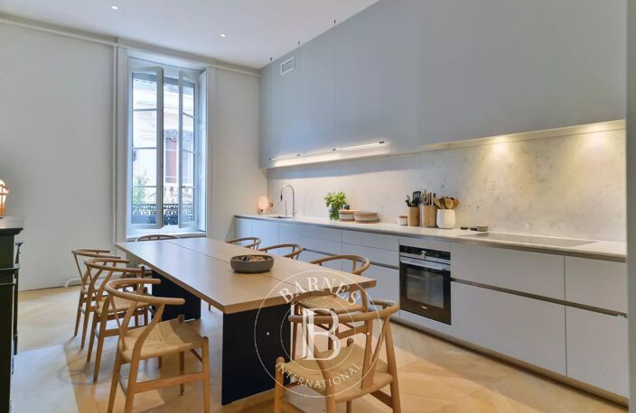 Lyon 2 - Appartement rénové de 223,07 m² - 4 chambres — photo 4