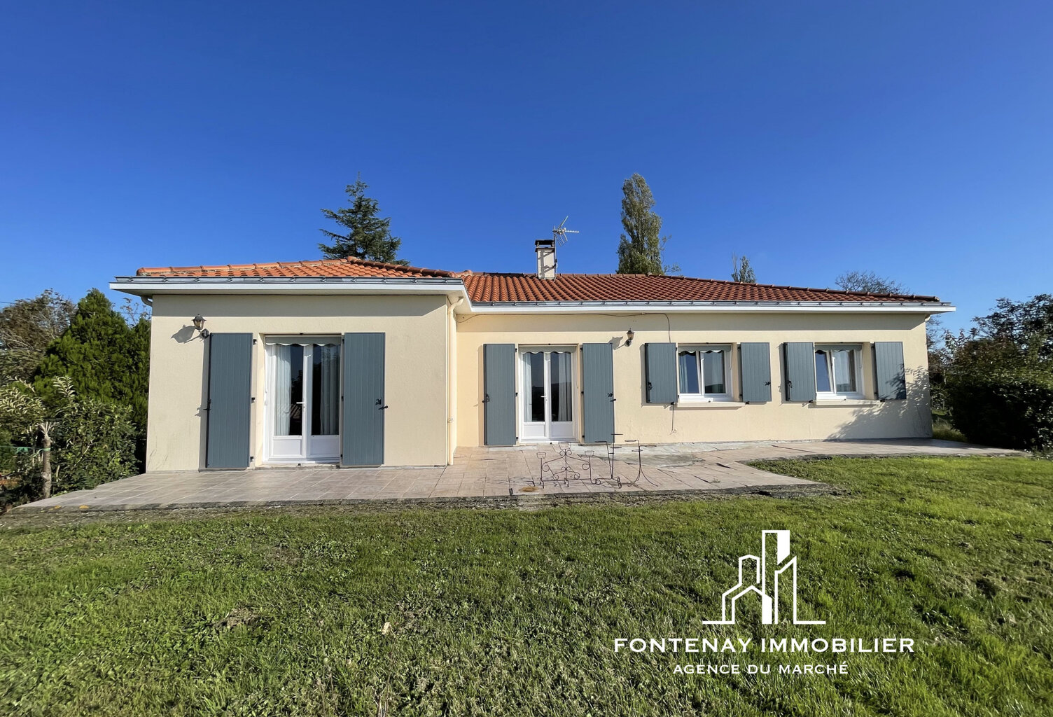 Maison 7 pièces Fontenay-le-Comte. — photo 1
