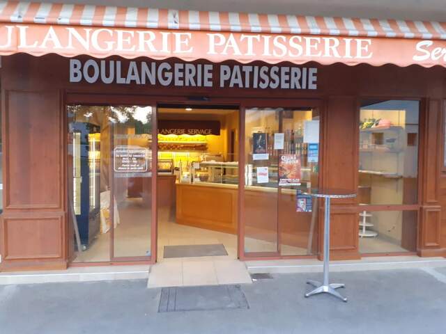Bourges 18 : Murs et fonds Boulangerie -Pâtisserie 300 M² avec Parking — photo du bien