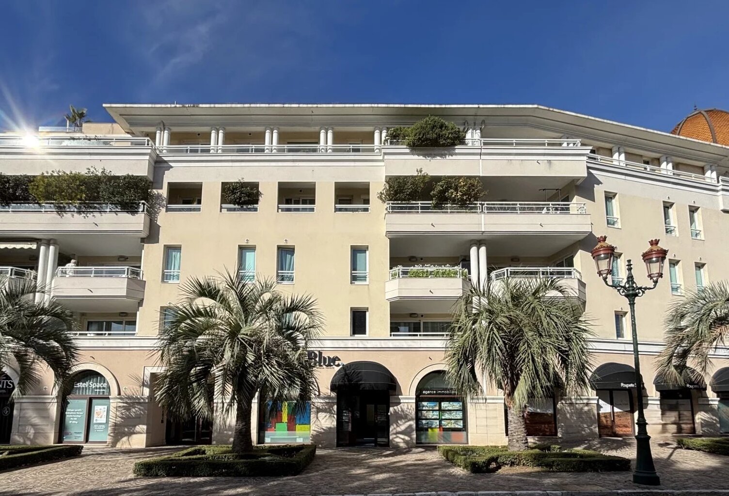 Très bel appartement situé dans une résidence avec piscine — photo 1