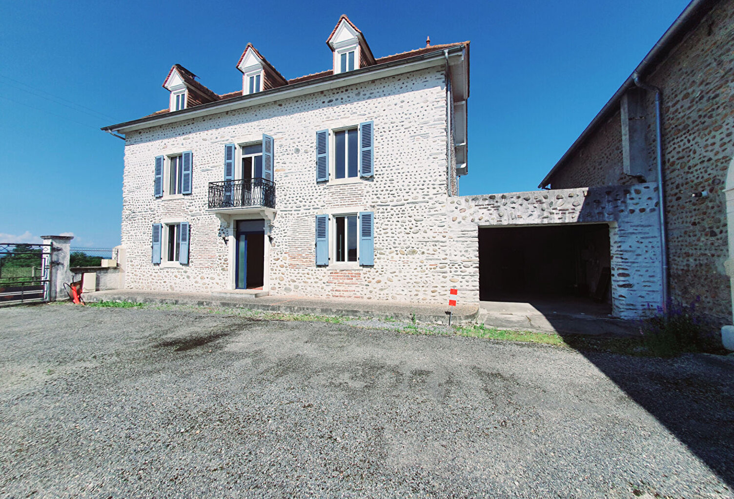 FERME BEARNAISE PAU 10 mn - VUE PYRENEES — photo 1