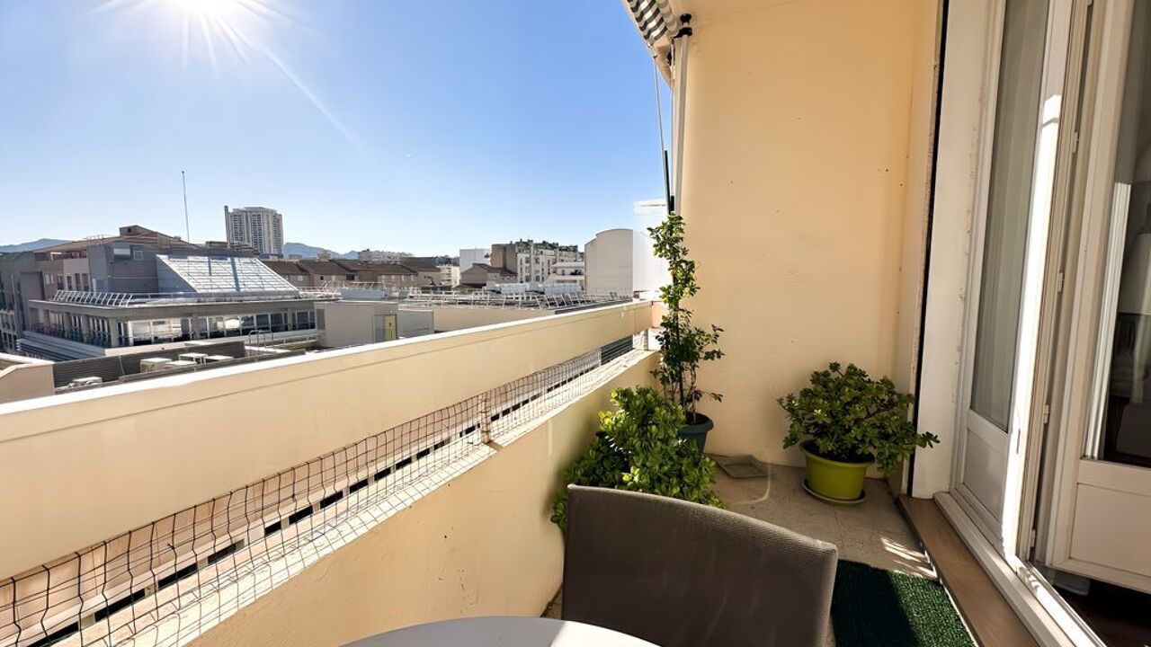 appartement 2 pièces 64 m2 à vendre à Marseille 8 (13008)