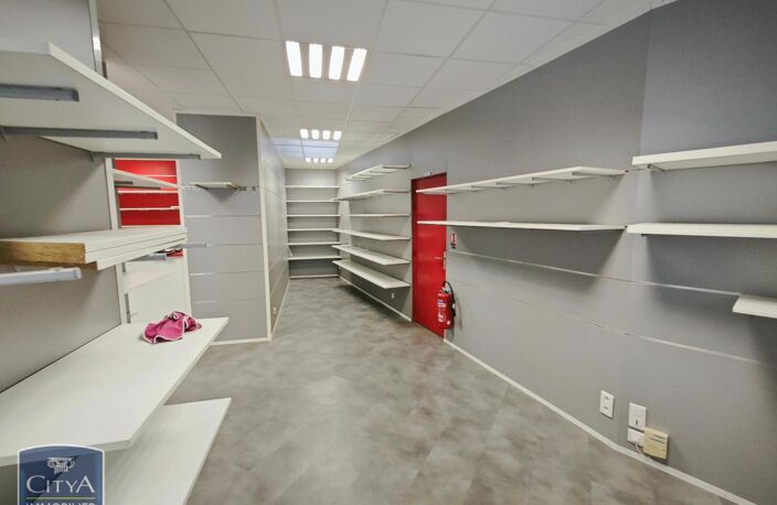 Vente commerce  126 m² Saumur (49400) — photo 4