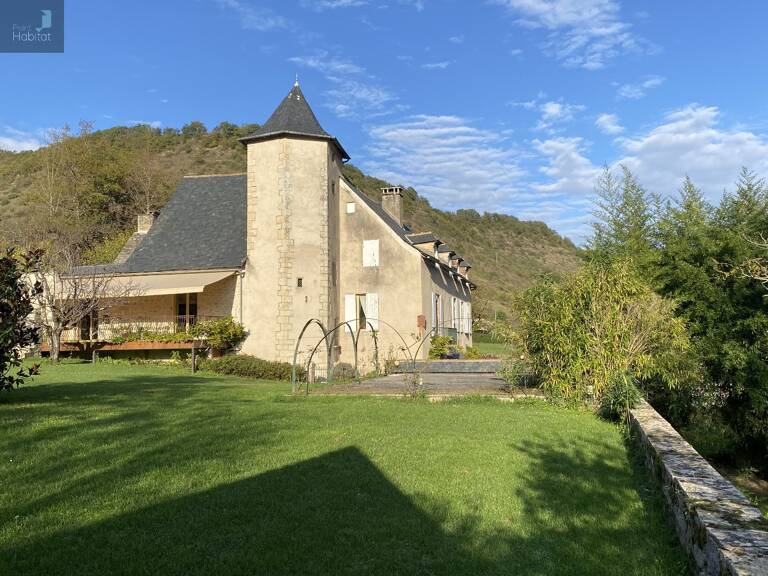 Maison de maître MARCILLAC VALLON — photo 1