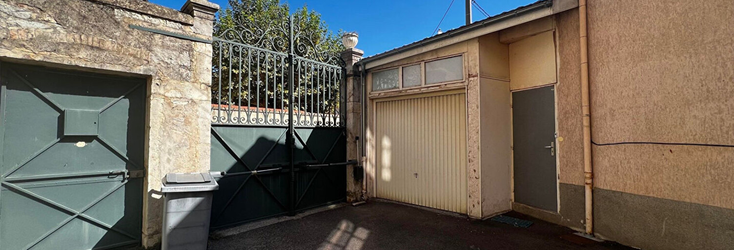 Immeuble  83 m² à vendre à Oullins-Pierre-Bénite (69310)