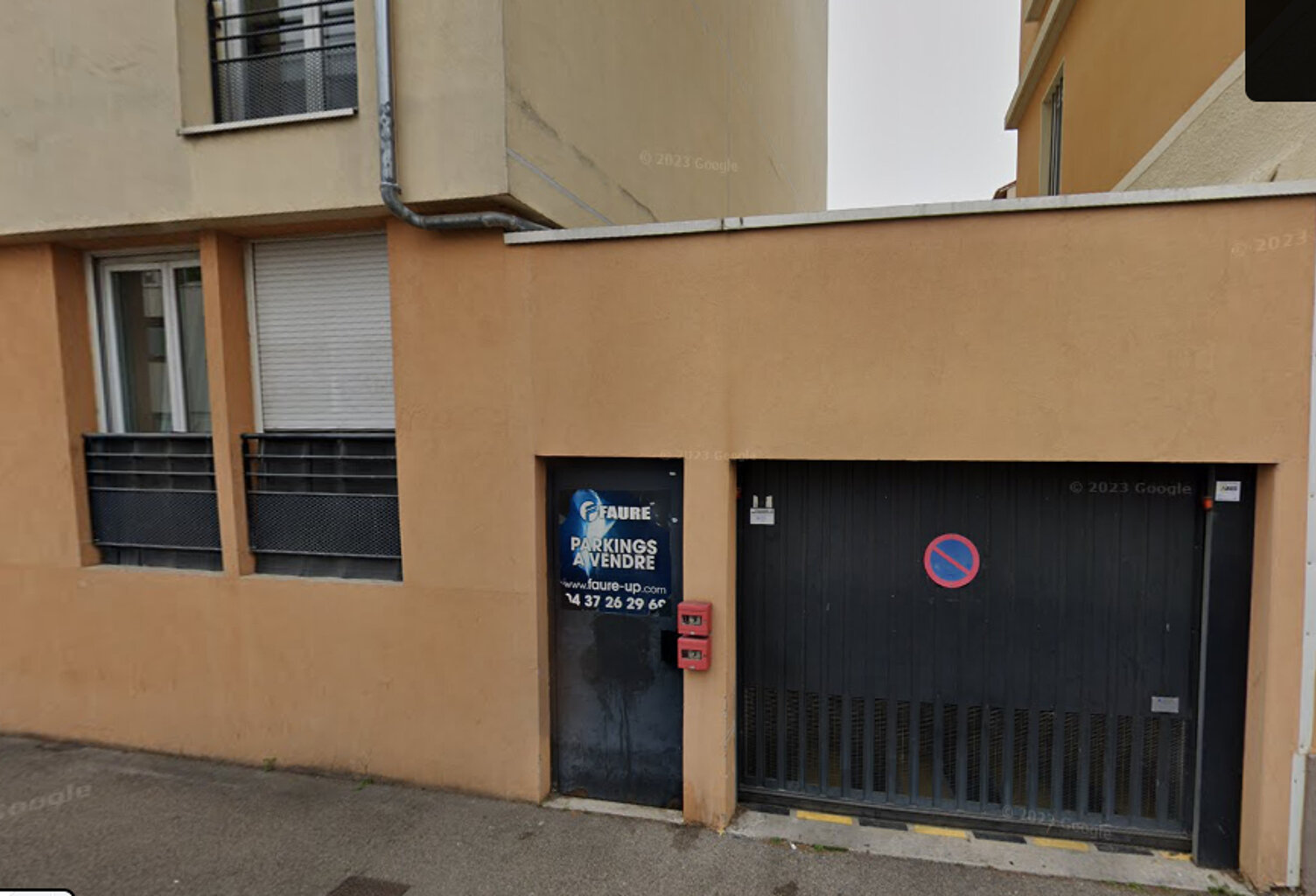 Place de parking en Sous/ sol , Quartier des Charpennes — photo 1