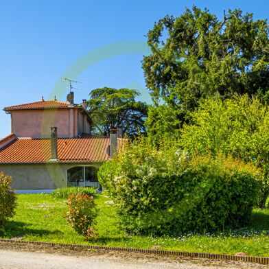 Maison 7 pièces 300000 €