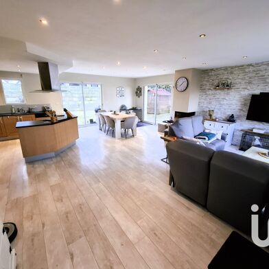 Maison 9 pièces 374000 €