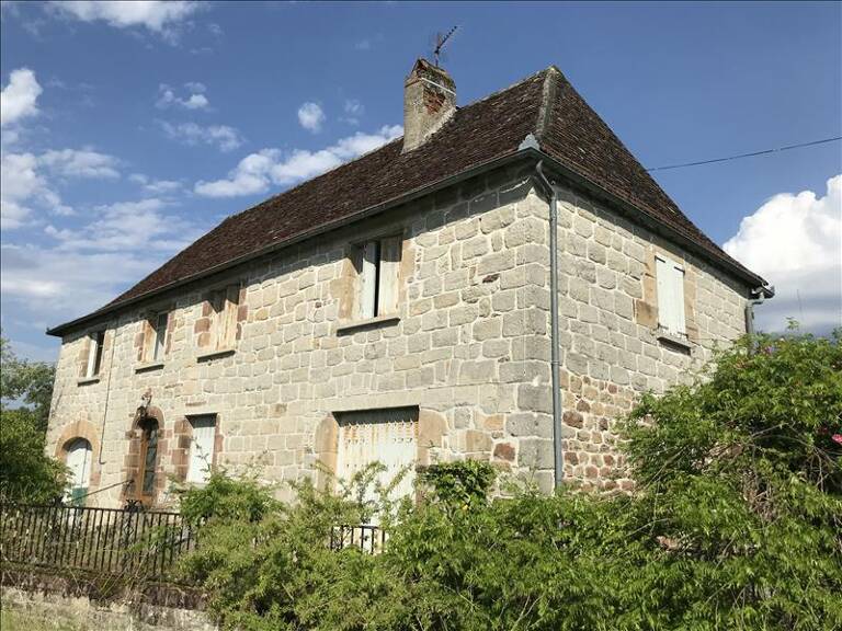 Maison en pierre de 7 pièces principales — photo 1
