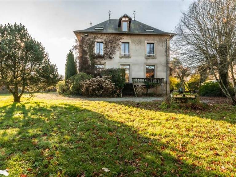 Maison en pierre de 14 pièces principales — photo 1