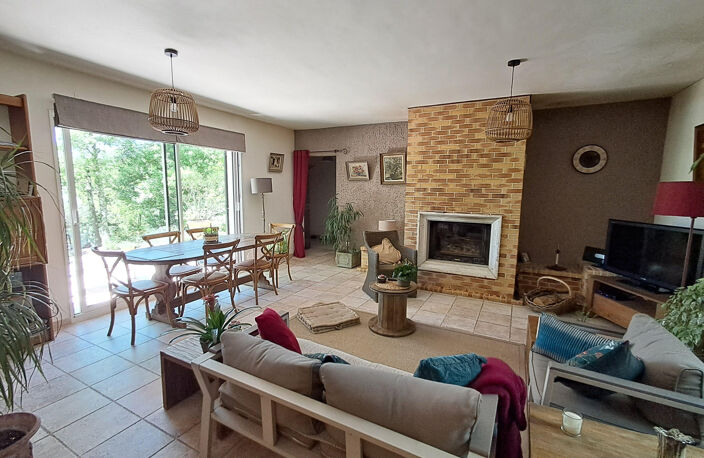 À VENDRE BELLE VILLA ET GRAND JARDIN SECTEUR SAINT HIPPOLYTE DU FORT — photo 4