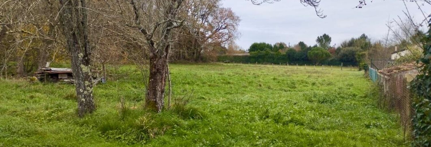 Terrain  1970 m² à vendre à Le Douhet (17100)