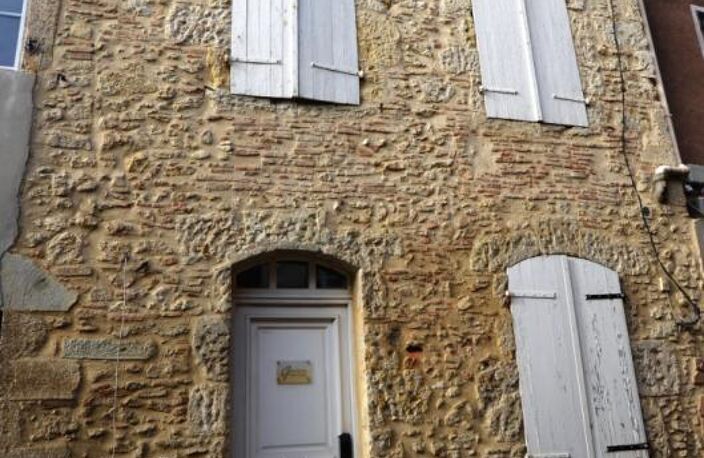 A vendre, Eauze, Gers: Ensemble immobilier avec deux maisons, deux appartements et possibilité d'agrandir. Idéal chambre d'hôtes ou gîtes, boutique ou commerce possible. Au centre ville, proche Chemin de Saint-Jacques — photo 2