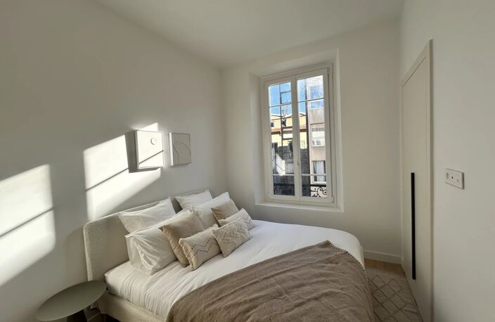 PLACE DU PIN ETAGE ELEVE  5 PIECES — photo 5