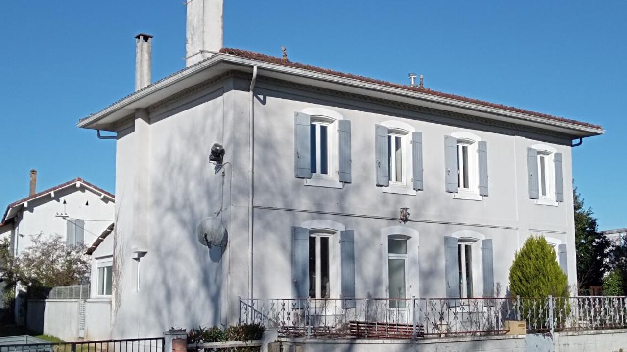 maison 5 pièces 119 m2 à vendre à Ygos-Saint-Saturnin (40110)