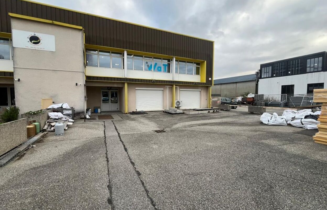 local industriel  pièces  m2 à vendre à Porte-de-Savoie (73800)