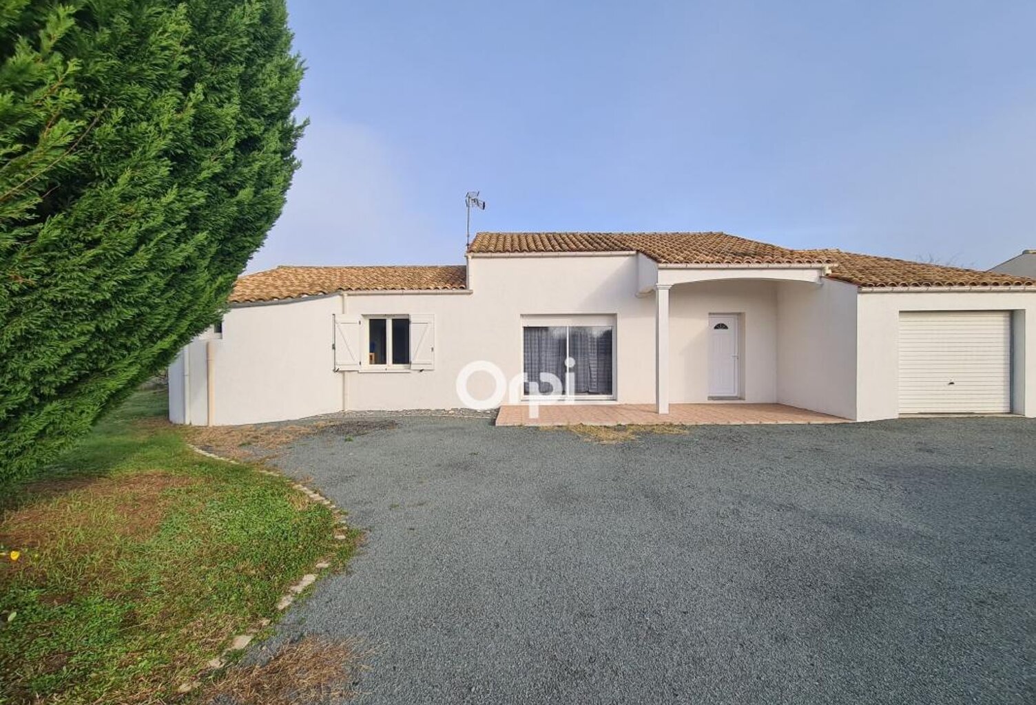 Maison de plain pied de 115 m² + garage + terrain de 790 m² — photo 1