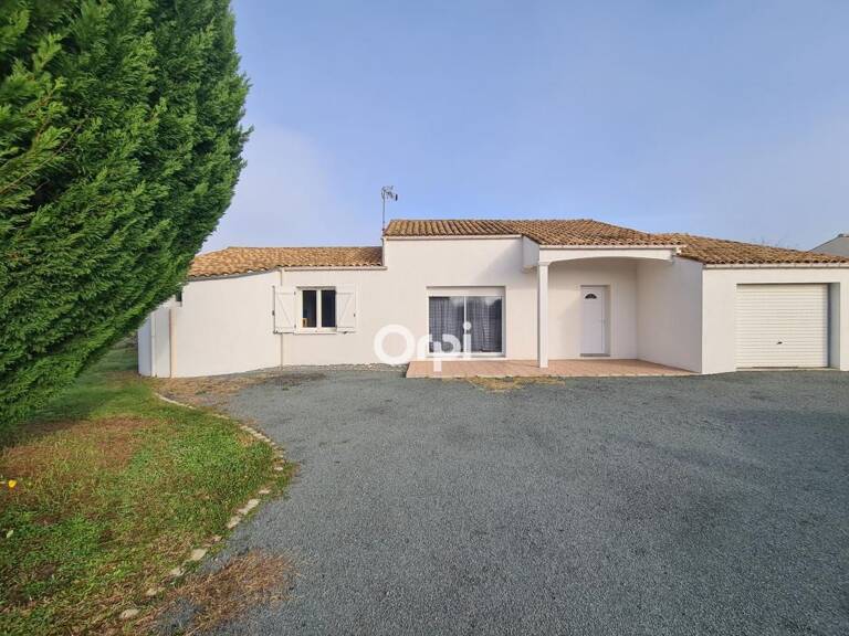 Maison de plain pied de 115 m² + garage + terrain de 790 m² — photo 1