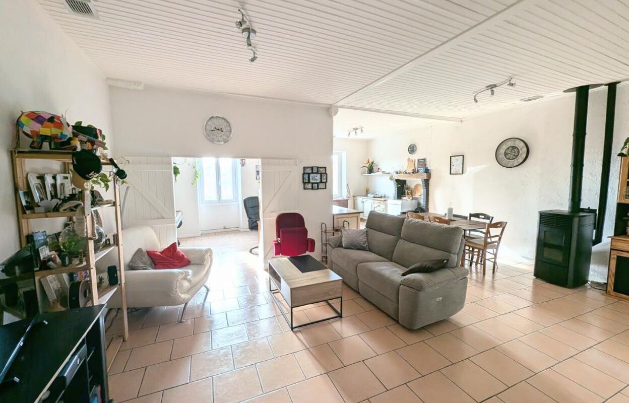 maison 6 pièces 180 m2 à vendre à Chabanais (16150)