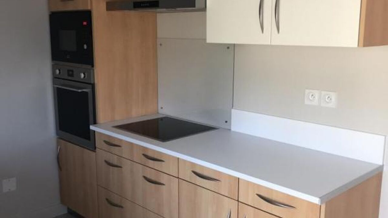 maison 6 pièces 110 m2 à louer à Les Martres-de-Veyre (63730)