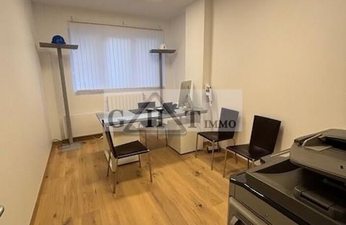 LOCAL COMMERCIAL — photo 2