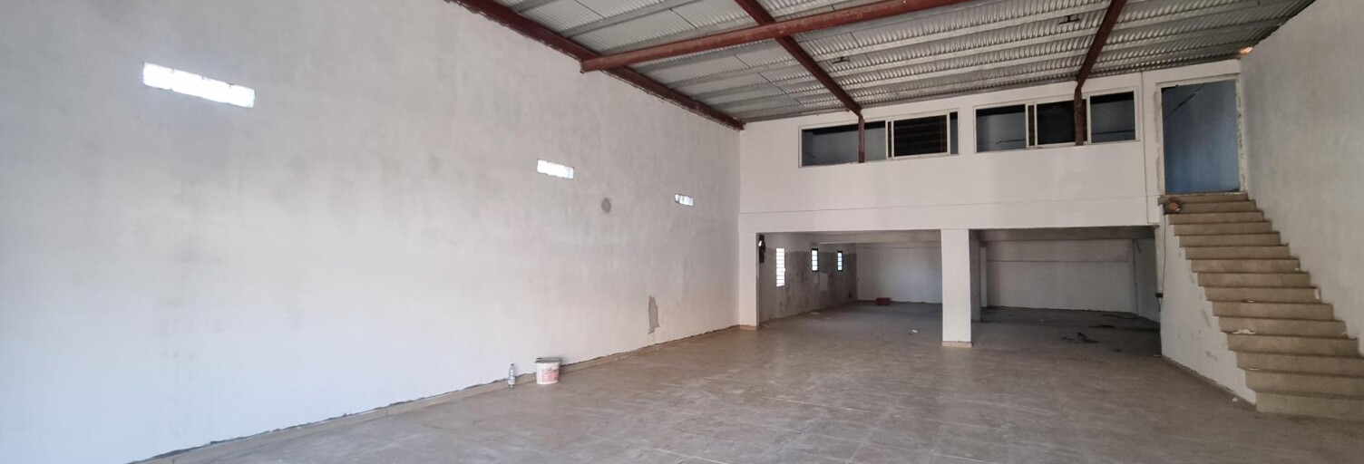 Commerce 1 Pièce 391 m² à louer à Saint-André (97440)