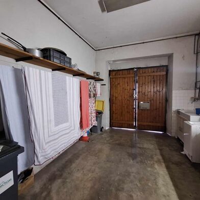 Appartement 5 pièces 180000 €