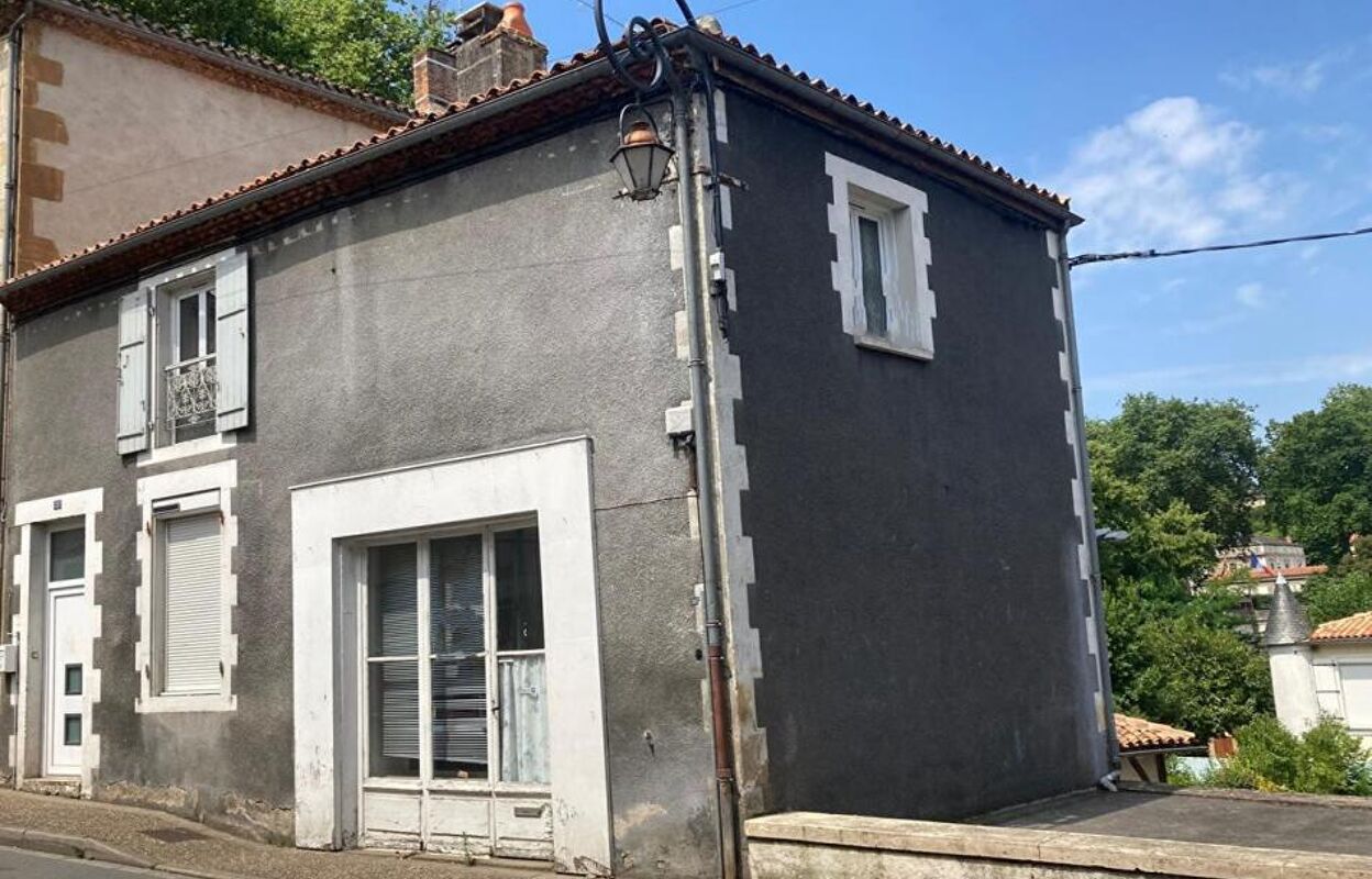 maison 9 pièces 104 m2 à vendre à Confolens (16500)