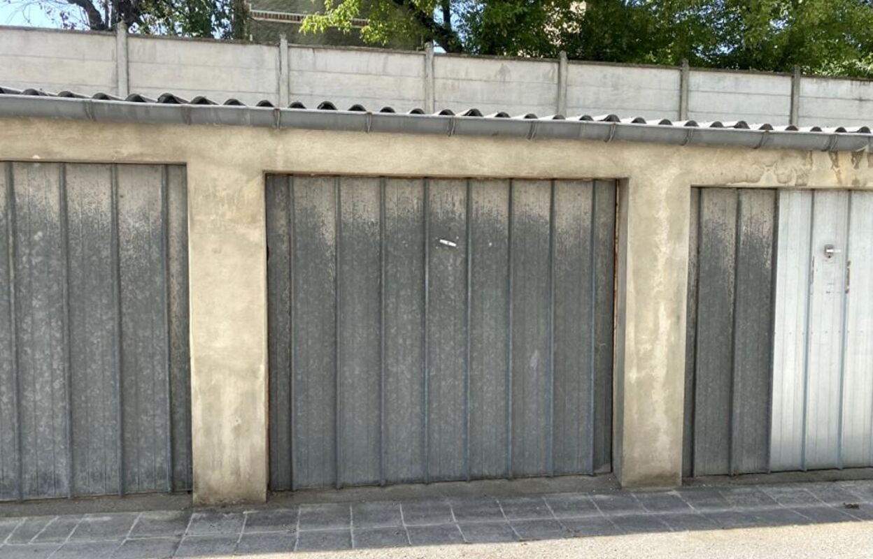 garage  pièces 13 m2 à louer à Troyes (10000)