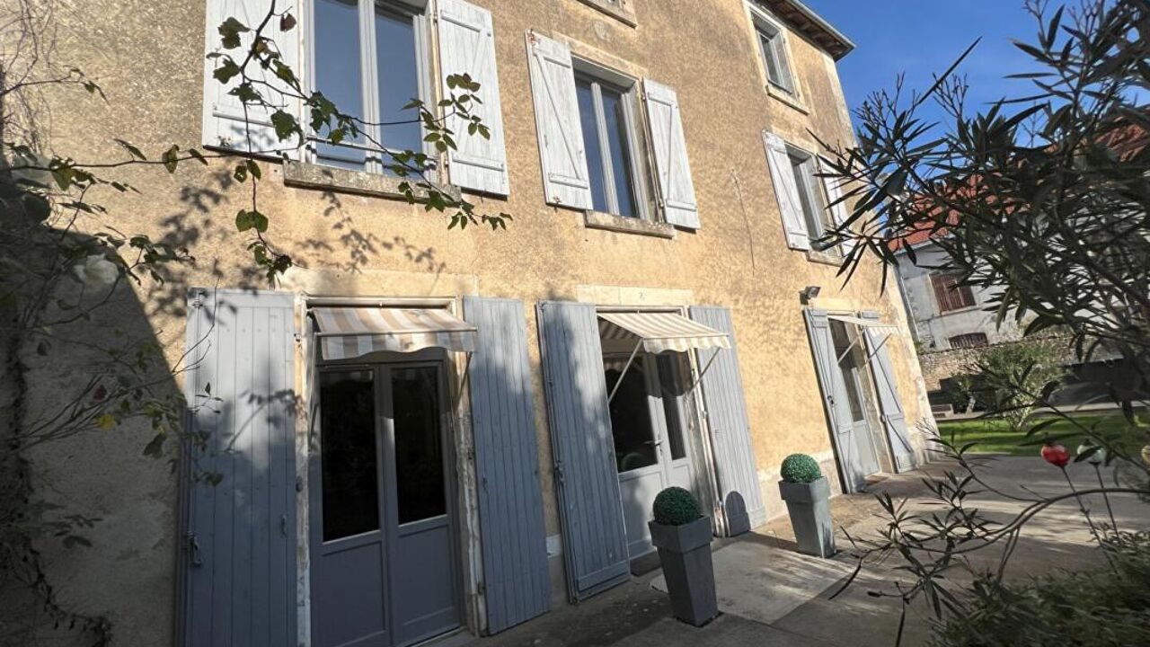 maison 11 pièces 267 m2 à vendre à Saint-Maixent-l'École (79400)