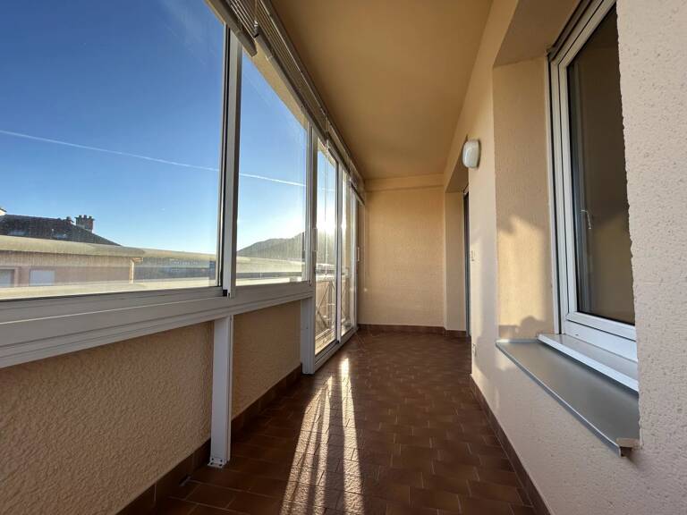 LOCATION Appartement dans résidence avec ascenseur — photo 1