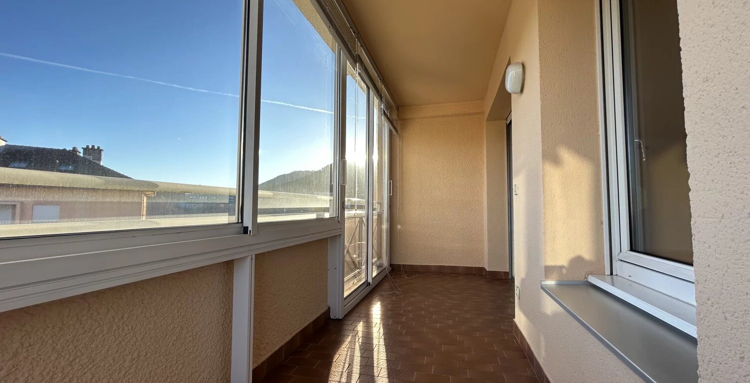 LOCATION Appartement dans résidence avec ascenseur — photo 1