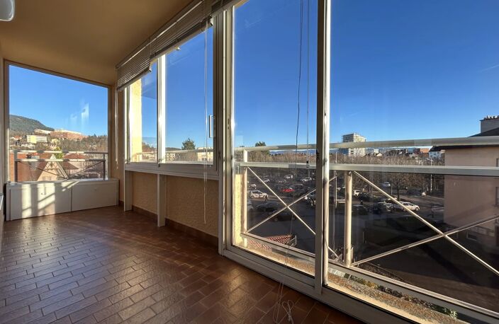 LOCATION Appartement dans résidence avec ascenseur — photo 2