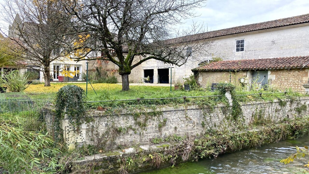 maison 8 pièces 302 m2 à vendre à Blanzac-Porcheresse (16250)