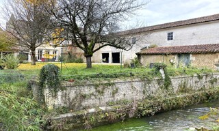 Maison 8 Pièces 302 m² à vendre à Coteaux-du-Blanzacais (16250)
