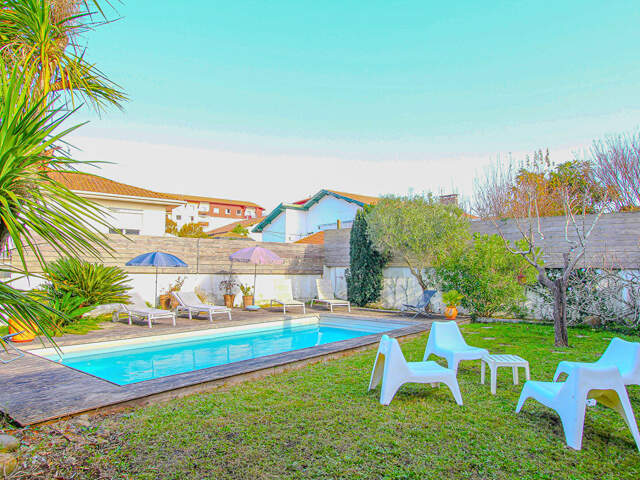 CO EXCLUSIVITÉ - BIARRITZ   BELLE MAISON DES ANNÉES 50 AVEC PISCINE  GARAGE — photo du bien