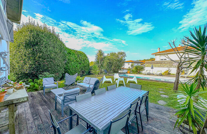 CO EXCLUSIVITÉ - BIARRITZ   BELLE MAISON DES ANNÉES 50 AVEC PISCINE  GARAGE — photo 4