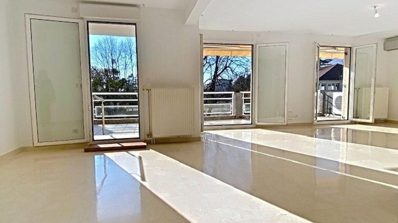 appartement 5 pièces 136 m2 à vendre à Saint-Ismier (38330)