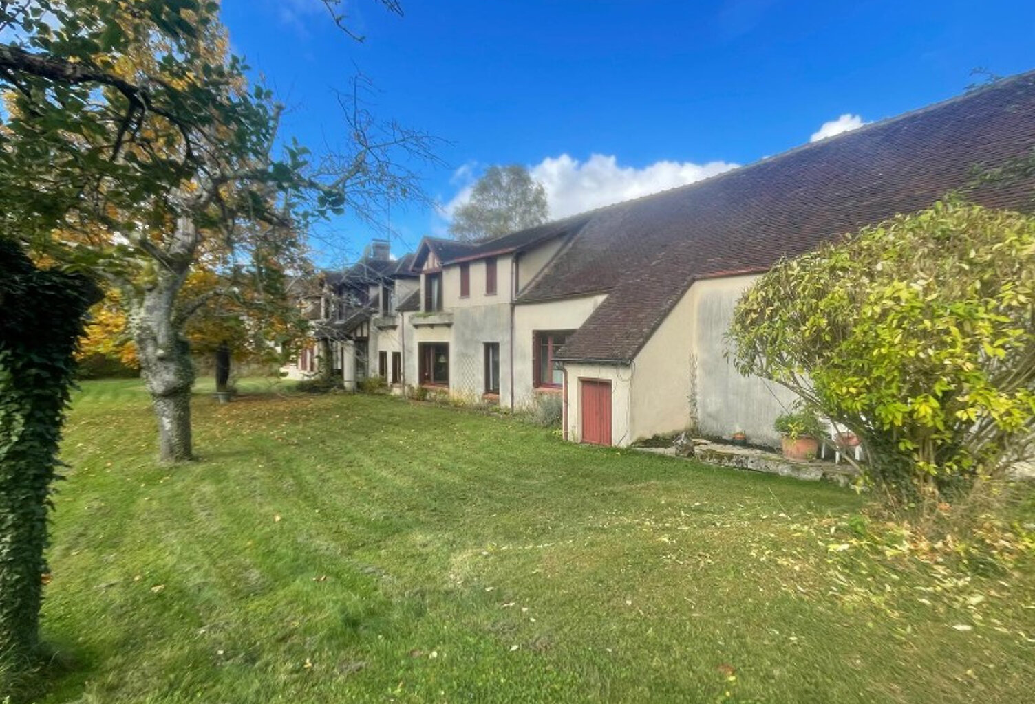 GRANDE PROPRIETE AVEC DEPENDANCES, 7720M2 TERRAIN — photo 1