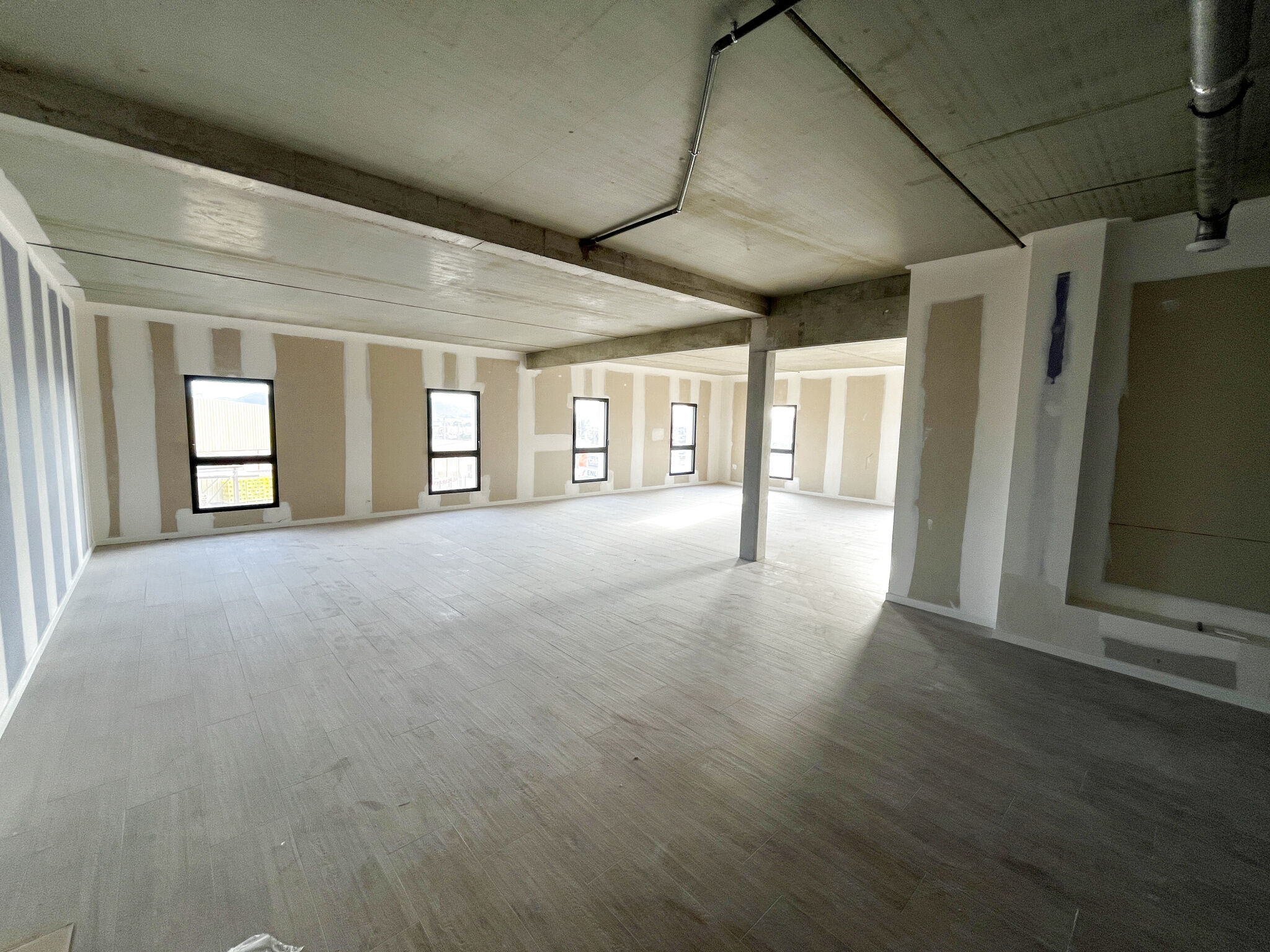 Bureau  à louer Garde (La) 83130