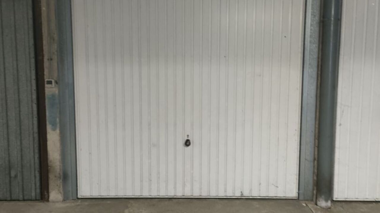 garage  pièces 12 m2 à vendre à Melun (77000)