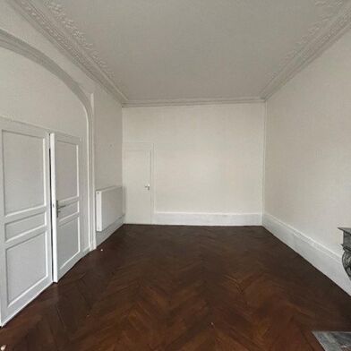 Appartement 8 pièces 130 m²