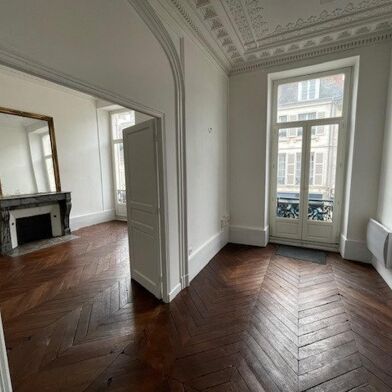 Appartement 8 pièces 130 m²