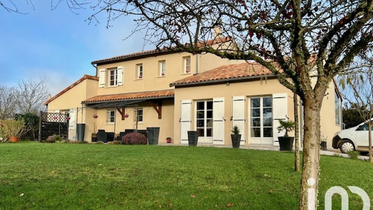 maison 7 pièces 164 m2 à vendre à Quinçay (86190)