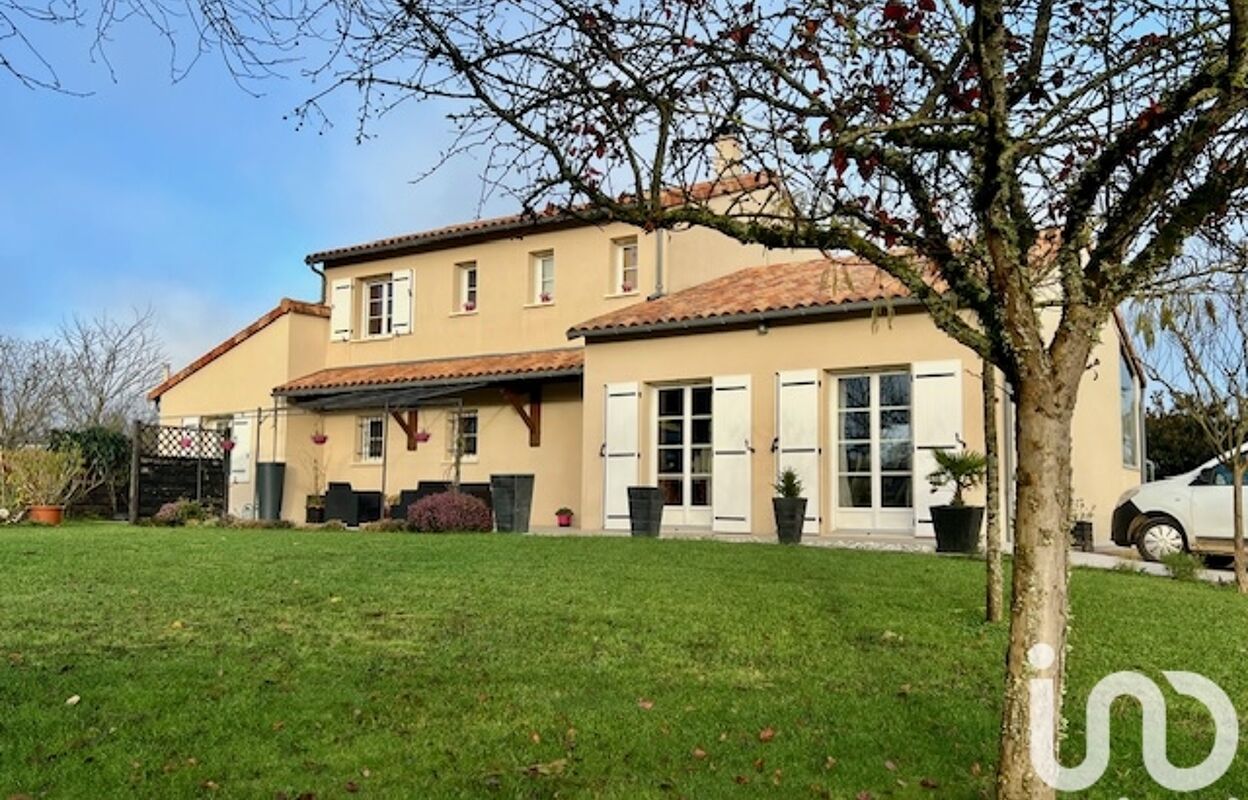 maison 7 pièces 164 m2 à vendre à Quinçay (86190)